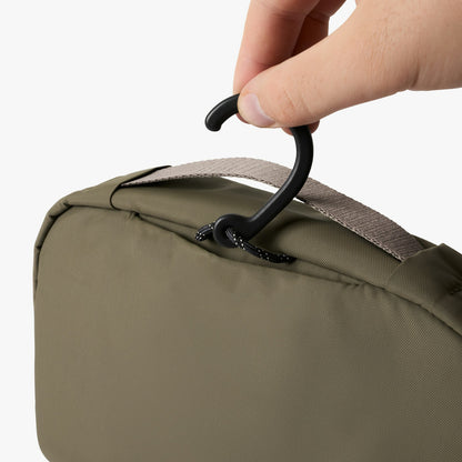 Hanging Toiletry Kit - US 6258