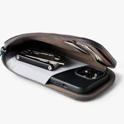 Venture Phone Pocket - US 6859